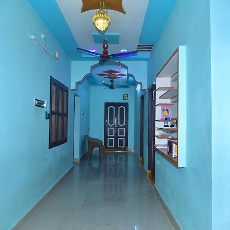 Апартаменты Sripada Kuteer Pithapuram Экстерьер фото