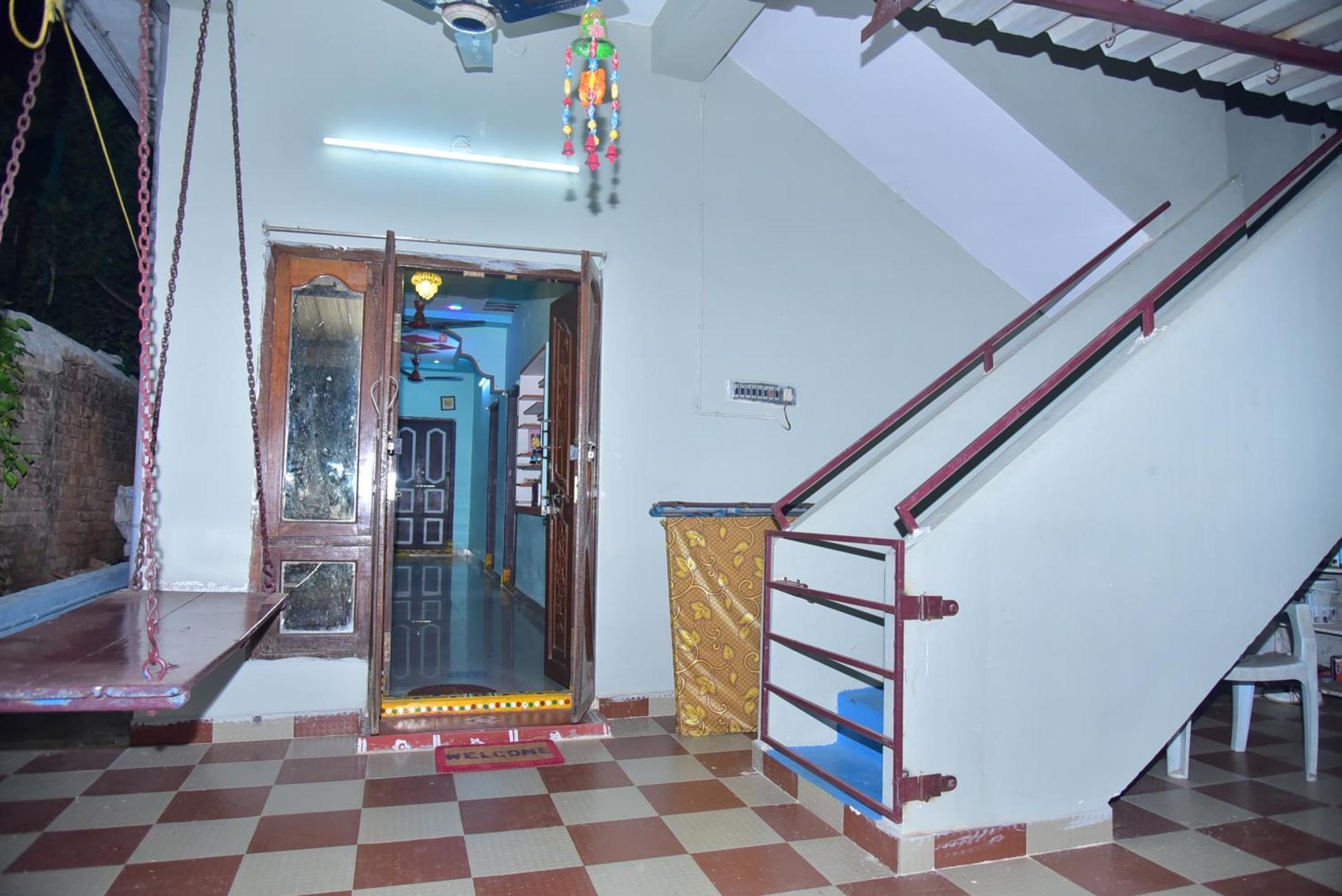 Апартаменты Sripada Kuteer Pithapuram Экстерьер фото